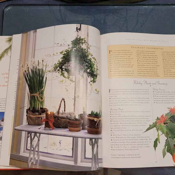 Canadian Living Classic Christmas Hardcover Cookbook Like New! - Picture 2 of 6